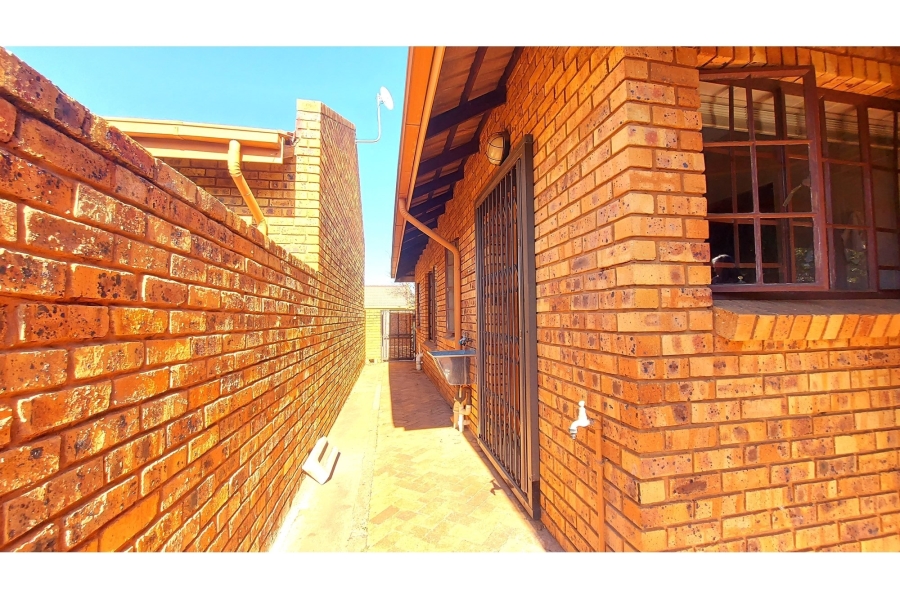 2 Bedroom Property for Sale in Melodie North West